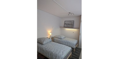 Monteurwohnung - WLAN - Althütte Sechselberg - 2x Einzelbetten
Smart-TV
Extra Waschbecken im Zimmer - *** Monteurwohnung 4 Zimmer, 7 Schlafplätze ***