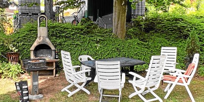 Monteurwohnung - Einzelbetten - PLZ 79424 (Deutschland) - Grillplatz für alle im Garten - Monteurzimmer Haus Abendrot