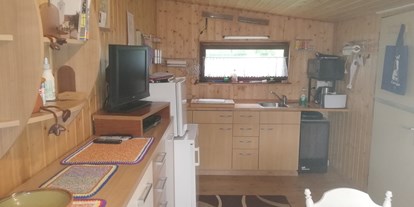 Monteurwohnung - Kühlschrank - Amerdingen - von innen, Vorbau Küche - Goldberg-Camping Mörslingen UG (haftungsbeschränkt)