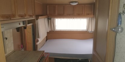 Monteurwohnung - Küche: eigene Küche - Binswangen - von innen, Schlafbereich, Doppelbett - Goldberg-Camping Mörslingen UG (haftungsbeschränkt)