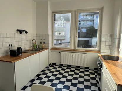 Monteurwohnung - Küche: eigene Küche - Gondelsheim - Küche - Quartiere auf Zeit 