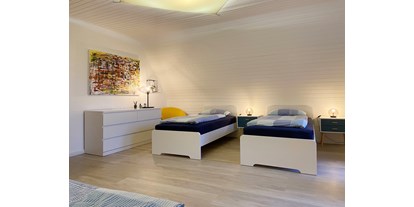 Monteurwohnung - Zimmertyp: Doppelzimmer - Wakendorf II - Dreibettzimmer modern eingerichtet - Nordhaus A7 bei Hamburg