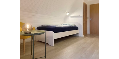 Monteurwohnung - Kühlschrank - Klein Offenseth-Sparrieshoop - Einzelbetten mit hochwertigen Matratzen - Nordhaus A7 bei Hamburg