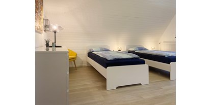 Monteurwohnung - Zimmertyp: Doppelzimmer - Borstel-Hohenraden - Modern eingerichtete Schlafzimmer in Norddeutschland bei Hamburg - Nordhaus A7 bei Hamburg