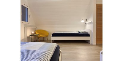 Monteurwohnung - Art der Unterkunft: Gästehaus - PLZ 22399 (Deutschland) - Große Schlafzimmer mit viel Platz und Komfort im Hamburger Speckgürtel - Nordhaus A7 bei Hamburg
