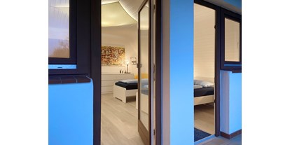 Monteurwohnung - Art der Unterkunft: Gästehaus - PLZ 22399 (Deutschland) - Großes Schlafzimmer mit eigenem Balkon - Nordhaus A7 bei Hamburg