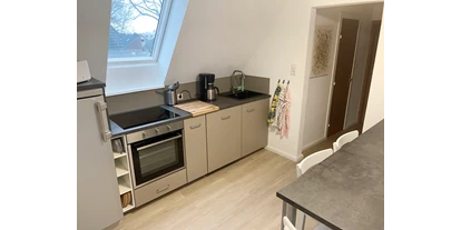 Monteurwohnung - Küche: Küchenmitbenutzung - Klein Offenseth-Sparrieshoop - Wohnküche mit Kühlschrank, Herd, Backofen, Geschirrspülmaschine, etc. - Nordhaus A7 bei Hamburg