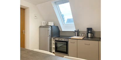 Monteurwohnung - Küche: Küchenmitbenutzung - Klein Offenseth-Sparrieshoop - Einbauküche im Wohnbereich - Nordhaus A7 bei Hamburg