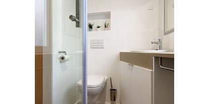 Monteurwohnung - Küche: Küchenmitbenutzung - Nienwohld - Dusche und WC - Nordhaus A7 bei Hamburg