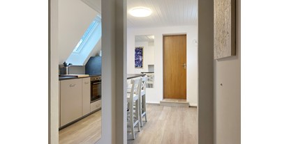 Monteurwohnung - Küche: eigene Küche - Binnenland - Vom Flur in die Küche - Nordhaus A7 bei Hamburg