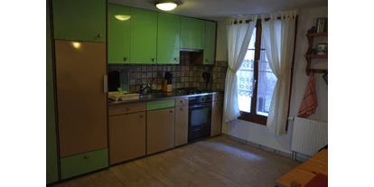 Monteurwohnung - Zimmertyp: Doppelzimmer - Klöntal - Küchenzeile Kaminzauber - Ferienwohnung Alter Raaben