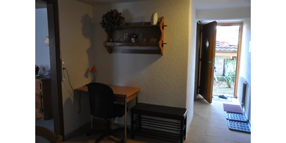 Monteurwohnung - Zimmertyp: Doppelzimmer - Klöntal - Arbeitsplatz Kaminzauber - Ferienwohnung Alter Raaben