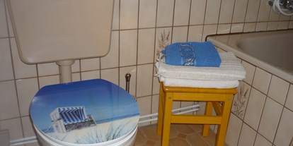 Monteurwohnung - Bettwäsche: Bettwäsche inklusive - Göhl - Wannenbad - Haus am Wiesenrand