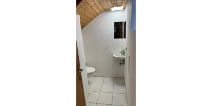 Monteurwohnung - Badezimmer: Gemeinschaftsbad - Raggane - Einheit 1 - Ing. Gerald Martinz Zimmervermietung