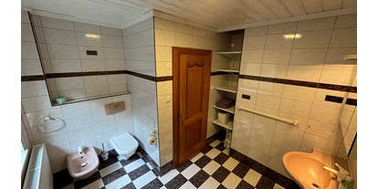 Monteurwohnung - Badezimmer: Gemeinschaftsbad - Hintergumitsch - Ing. Gerald Martinz Zimmervermietung