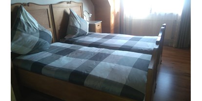 Monteurwohnung - Zimmertyp: Doppelzimmer - Görwihl - Schlafzimmer  2  Betten 100 cm x 200 cm - Rolf Diesslin