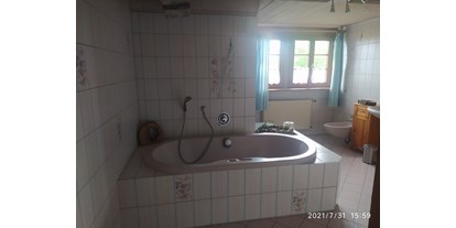 Monteurwohnung - Art der Unterkunft: Ferienwohnung - Görwihl - Badezimmer Badewanne - Rolf Diesslin