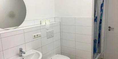 Monteurwohnung - Badezimmer: eigenes Bad - Obergröningen - Stauferland Apartments Gschwend