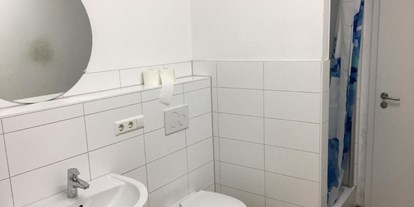 Monteurwohnung - Badezimmer: eigenes Bad - Schwäbisch Gmünd Bargau - Stauferland Apartments Gschwend
