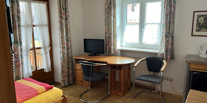 Monteurwohnung - Einzelbetten - Aßling - Zimmer 2 - 2-Zimmer Apartment im Gästehaus Bauer