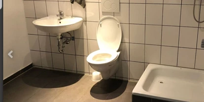 Monteurwohnung - Badezimmer: Gemeinschaftsbad - PLZ 80802 (Deutschland) - Badezimmer - Legend Unterkünfte