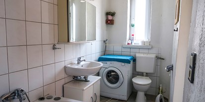 Monteurwohnung - Badezimmer: eigenes Bad - Allgäu / Bayerisch Schwaben - Monteurwohnung mit viel Platz und Parkmöglichkeiten