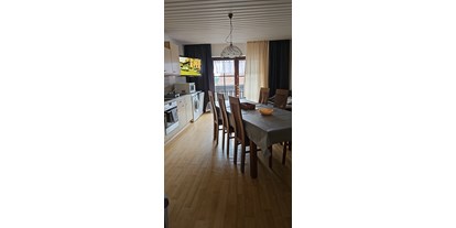 Monteurwohnung - Küche: eigene Küche - Bayerischer Wald - Terrasse mit zusätzlichem Balkon  - Monteurwohnungen & Apartment Elisabeth 
