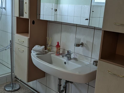 Monteurwohnung - Badezimmer: Gemeinschaftsbad - Dallgow-Döberitz - Handwerker Wohnung Krüger