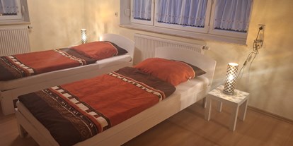 Monteurwohnung - Badezimmer: eigenes Bad - Allgäu / Bayerisch Schwaben - Schlafzimmer  - Fricker Monteurwohnung