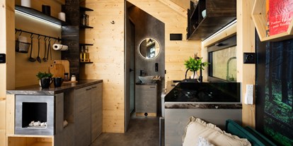 Monteurwohnung - Art der Unterkunft: Gästehaus - Bergenhusen - Küche - Exklusives Tiny House im Grünen bei Heide