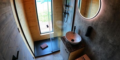 Monteurwohnung - Badezimmer: eigenes Bad - PLZ 25791 (Deutschland) - Bad - Exklusives Tiny House im Grünen bei Heide