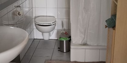 Monteurwohnung - Küche: eigene Küche - PLZ 84030 (Deutschland) - Blick ins Bad - Möblierte Kellerwohnung für Wochenendheimfahrer in Landshut