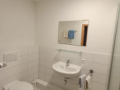 Monteurwohnung - Zimmertyp: Einzelzimmer - PLZ 29574 (Deutschland) - Badezimmer (1) im Koyahaus  - Missionarisches Zentrum Hanstedt | Das Koyahaus
