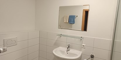 Monteurwohnung - Zimmertyp: Doppelzimmer - Niedersachsen - Badezimmer (1) im Koyahaus  - Missionarisches Zentrum Hanstedt | Das Koyahaus