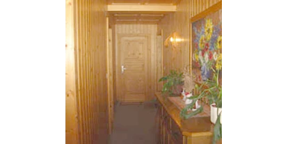 Monteurwohnung - Zimmertyp: Doppelzimmer - Häusern (Landkreis Waldshut) - Eingang Flur - Haus Frommherz