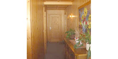 Monteurwohnung - Zimmertyp: Doppelzimmer - Schönau im Schwarzwald - Eingang Flur - Haus Frommherz