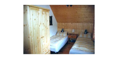 Monteurwohnung - Kaffeemaschine - Schönau im Schwarzwald - Doppelzimmer mit 2 seperaten Betten - Haus Frommherz