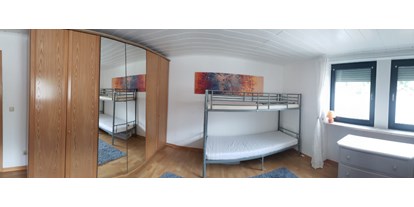 Monteurwohnung - PLZ 54341 (Deutschland) - Schlafzimmer 2 - mit 2 Hochbetten und 4 Schlafplätzen. Beliebig erweiterbar. Direkte Anbindung zu Bad 2. - Monteurswohnung Mosel
