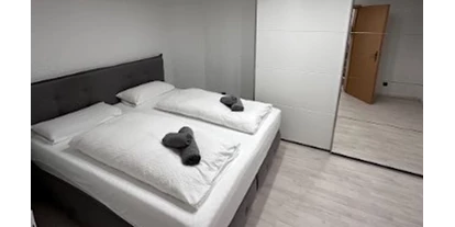 Monteurwohnung - Zimmertyp: Doppelzimmer - Segnitz - Schlafen Marktstr. 3 - Gasthof zum goldenen Schiff