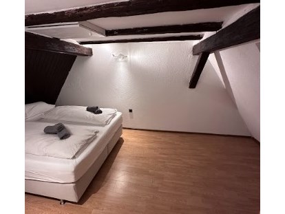 Monteurwohnung - Art der Unterkunft: Gästehaus - PLZ 97239 (Deutschland) - Schlafen Marktstr. 3 - Gasthof zum goldenen Schiff