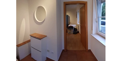 Monteurwohnung - Badezimmer: eigenes Bad - Kirchheim an der Weinstraße - Diele - Appartement Ludwigshafen-Maudach 