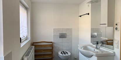 Monteurwohnung - Badezimmer: eigenes Bad - Utendorf - Ferienwohnung Frieda