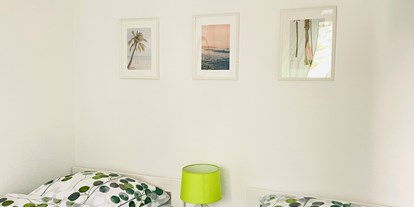 Monteurwohnung - Zimmertyp: Doppelzimmer - PLZ 53123 (Deutschland) - Schlafzimmer 5 mit zwei Einzelbetten. - Eifel-House Fewo