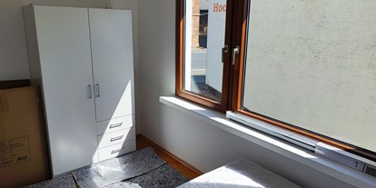 Monteurwohnung - Badezimmer: Gemeinschaftsbad - Großwallstadt - Viktor Ganz