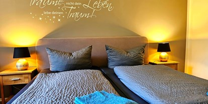 Monteurwohnung - Art der Unterkunft: Gästehaus - Bergenhusen - Doppelbett Fewo Selker - Selker Noor Apartments UG