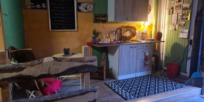 Monteurwohnung - Küche: Gemeinschaftsküche - Altach - 2 Zimmer Western Saloon