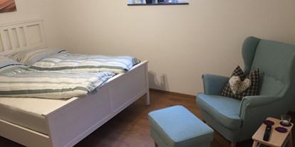 Monteurwohnung - Zimmertyp: Doppelzimmer - Bad Schussenried - Hell und freundlich möbliertes Zimmer