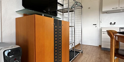 Monteurwohnung - Küche: eigene Küche - Matt (Glarus Süd) - 1 Zimmer Studio mit Panorama-Terrasse