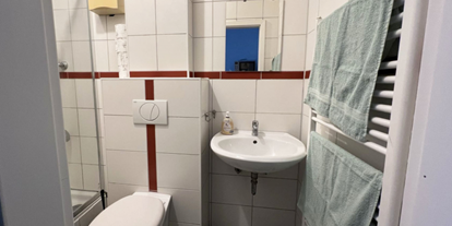 Monteurwohnung - Einzelbetten - Much - Badezimmer, HomeRent Unterkunft in Eitorf - HomeRent in Eitorf