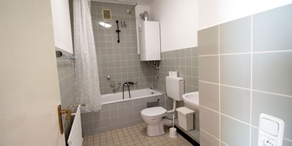 Monteurwohnung - Zimmertyp: Doppelzimmer - PLZ 51519 (Deutschland) - Badezimmer, HomeRent Unterkunft in Bergisch Gladbach - HomeRent in Bergisch Gladbach